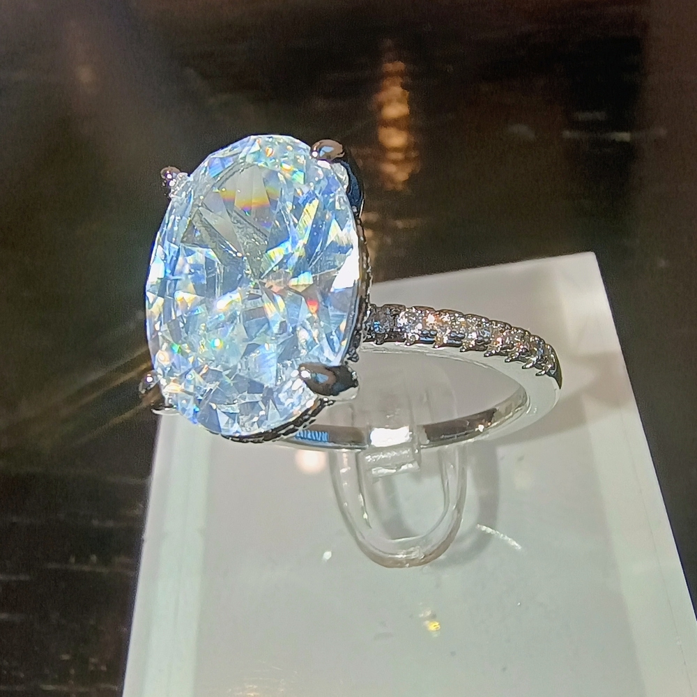 Fashion Jewelry Silver Sparkling Ring Size 8 - Picture 12 of 17